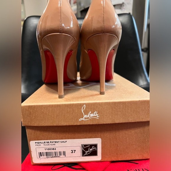 New in Box Christian Louboutin Pigalle 85 Nude Patent Pump - Picture 8 of 9